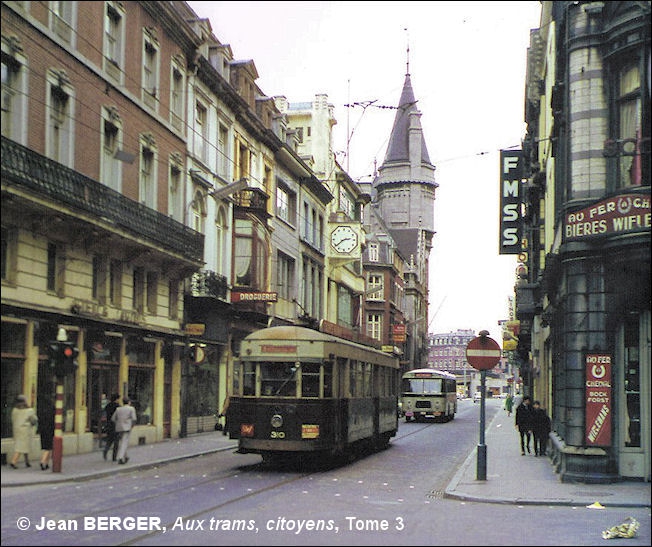 rue de la regence-liege-tram vert.jpg